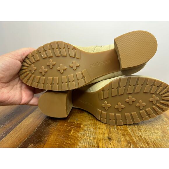 Violet and Red Women's Loaded Knit Cuff Faux Suede Bootie Beige, Size 6 (NWOT) - Picture 6 of 7